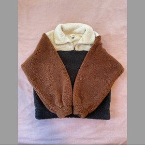 Universal Thread polyester pullover in size S. Brown, cream and black.